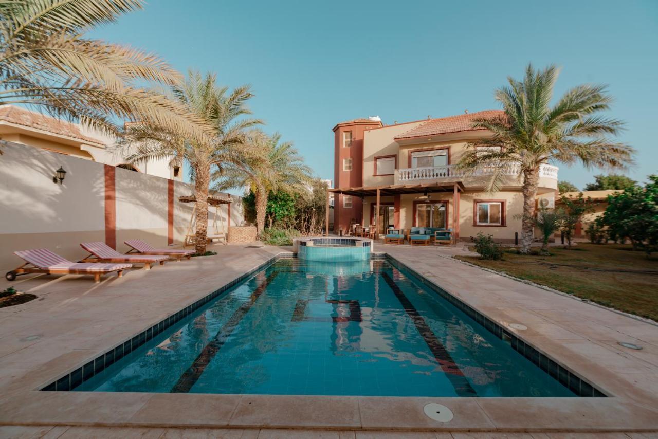 Luxury Private Villa With Pool 洪加達 外观 照片